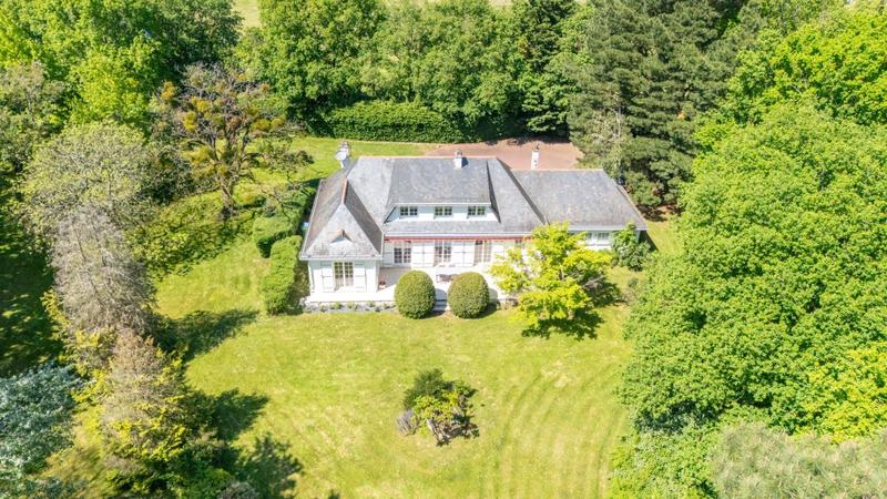 Propriété - 230 m² - 6 pièces