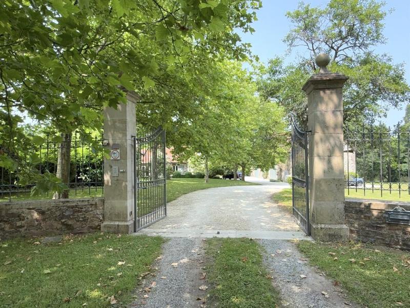 Maison - 243 m² - 6 pièces