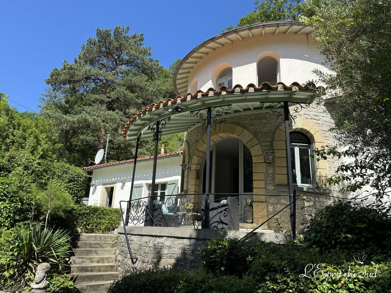 Maison - 132 m² - 8 pièces