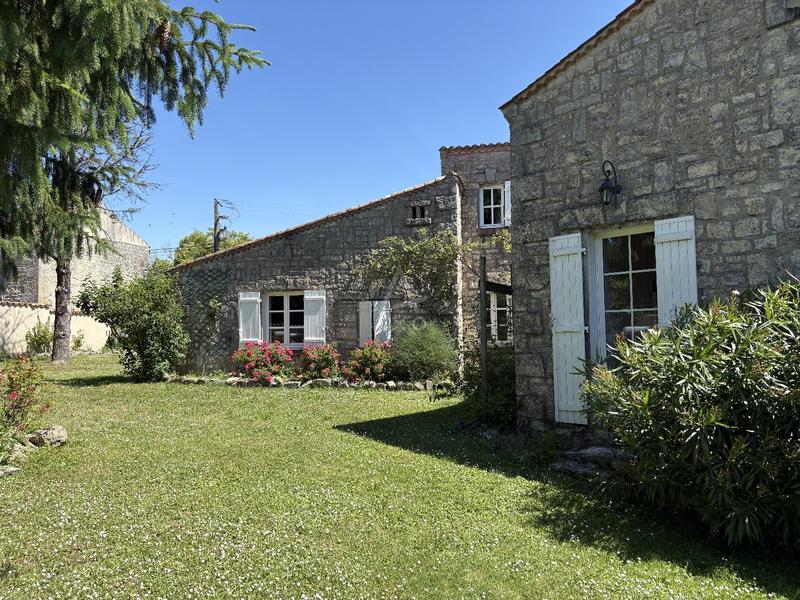 Maison - 197 m² - 7 pièces