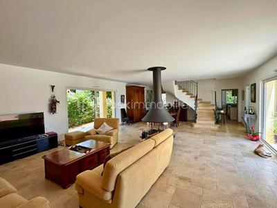 Demeure - 196 m² - 5 pièces