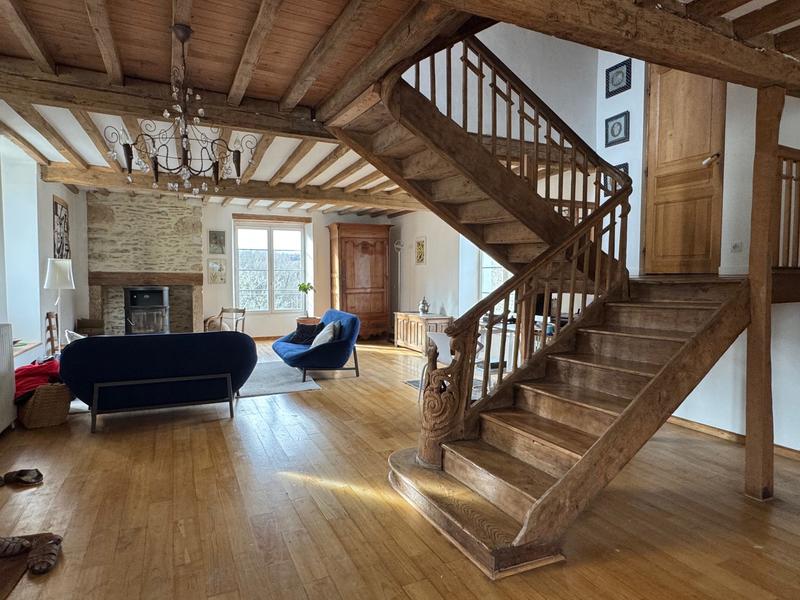 Maison - 445 m² - 10 pièces