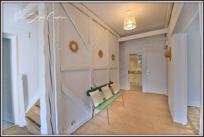 Maison - 218 m² - 8 pièces