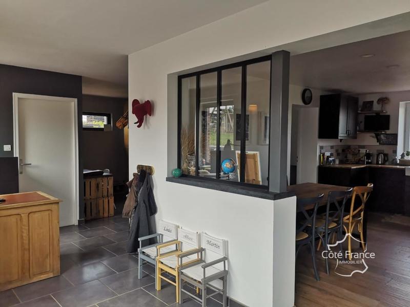 Maison - 210 m² - 10 pièces