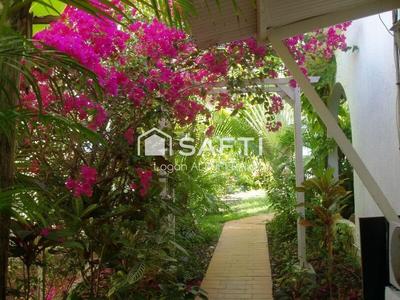 Maison - 220 m² - 11 pièces