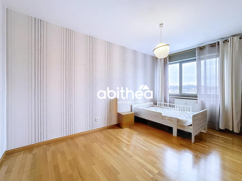 Appartement - 107 m² - 5 pièces