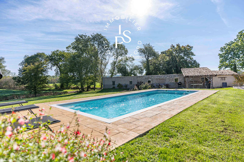 Maison - 200 m² - 5 pièces