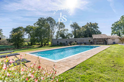 Maison - 200 m² - 5 pièces