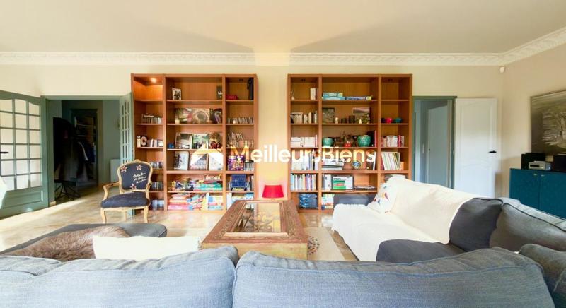 Villa - 350 m² - 10 pièces