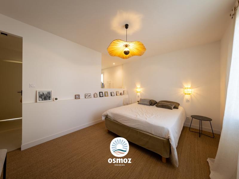 Maison - 330 m² - 8 pièces