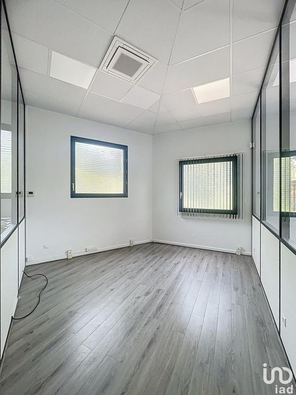 Local commercial - 143 m²