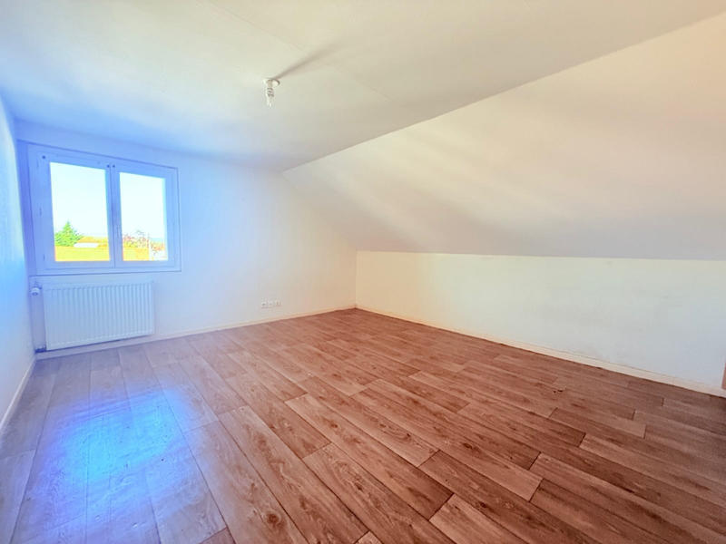 Maison - 90 m² - 4 pièces