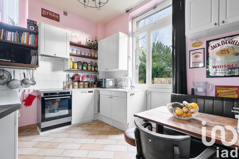 Maison - 230 m² - 9 pièces