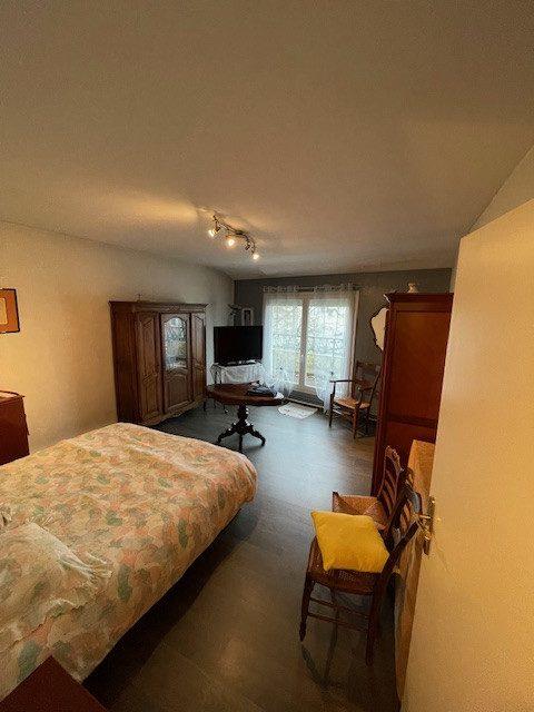 Maison traditionnelle - 143 m² - 8 pièces