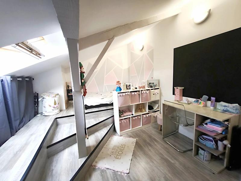 Appartement - 95 m² - 5 pièces