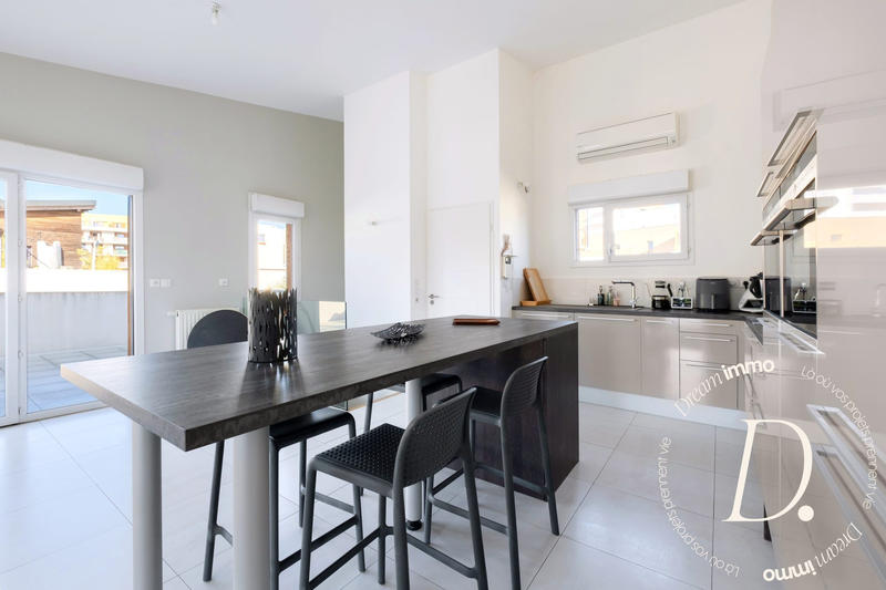 Appartement - 90 m² - 4 pièces