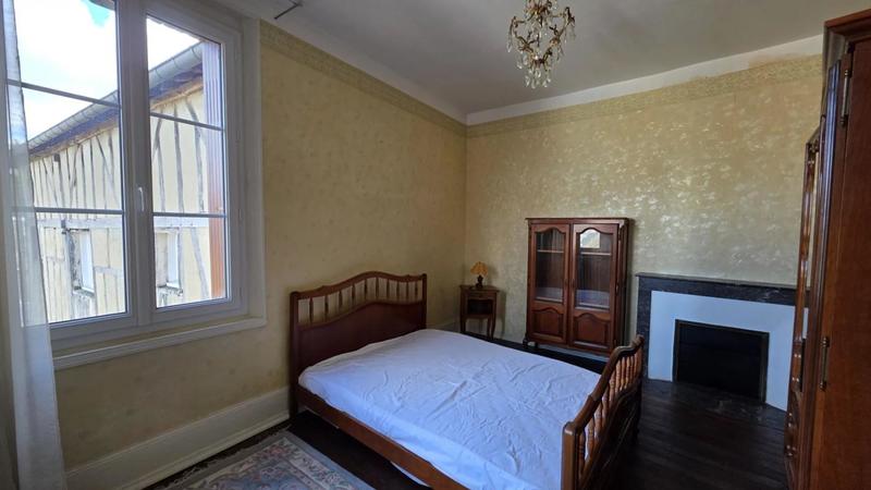 Propriété - 204 m² - 10 pièces