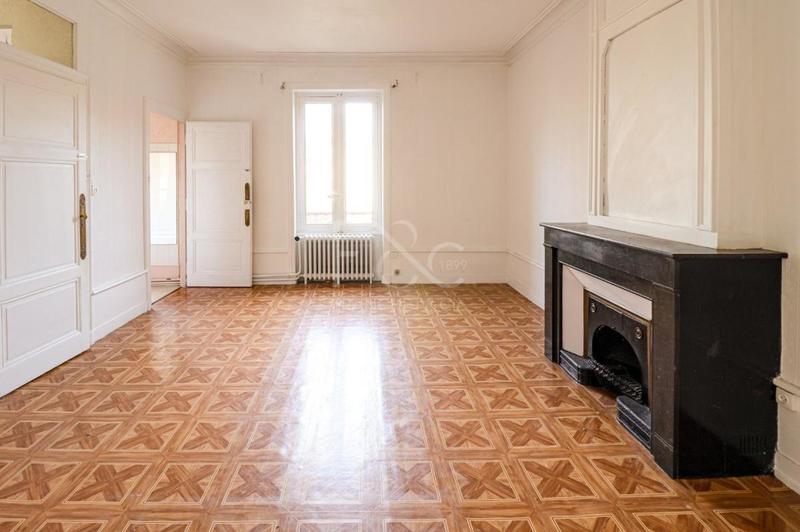 Propriété - 375 m² - 10 pièces