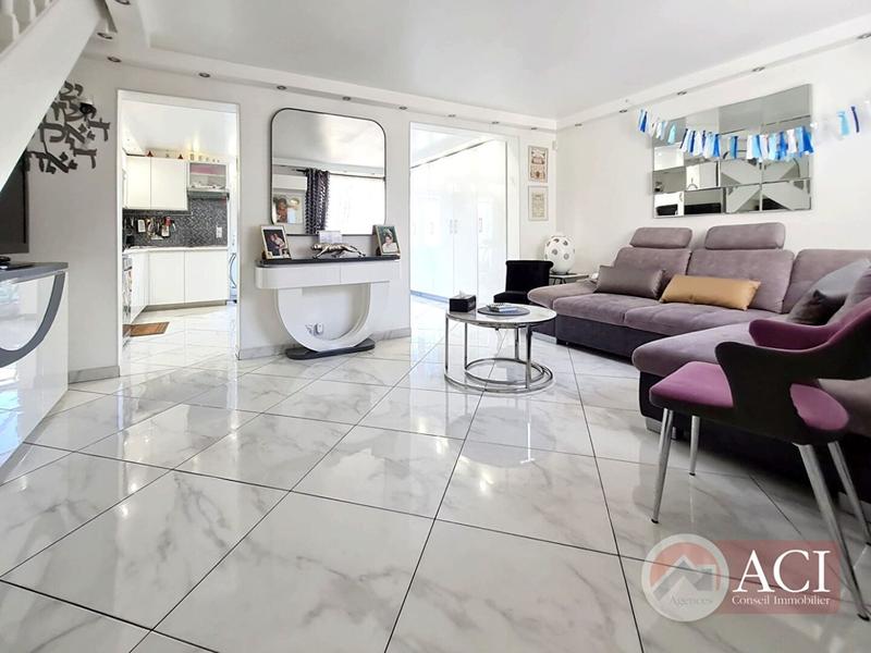 Maison - 90 m² - 4 pièces