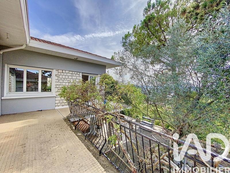 Maison - 193 m² - 6 pièces