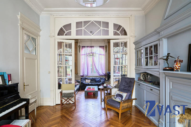 Maison ancienne - 250 m² - 8 pièces