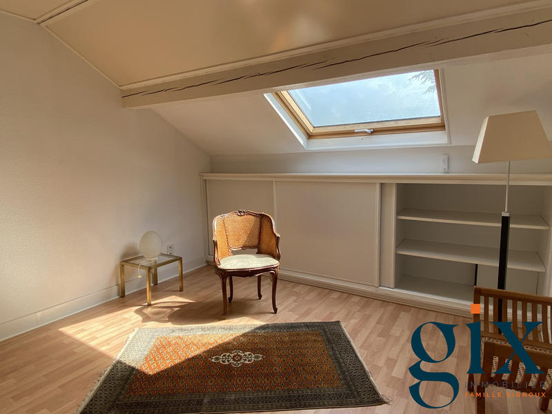 Maison - 317 m² - 11 pièces