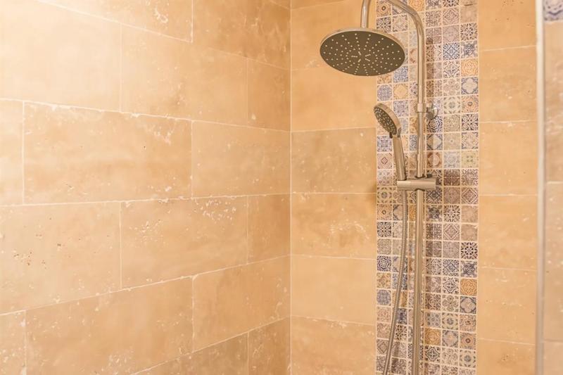 Appartement - 98 m² - 8 pièces