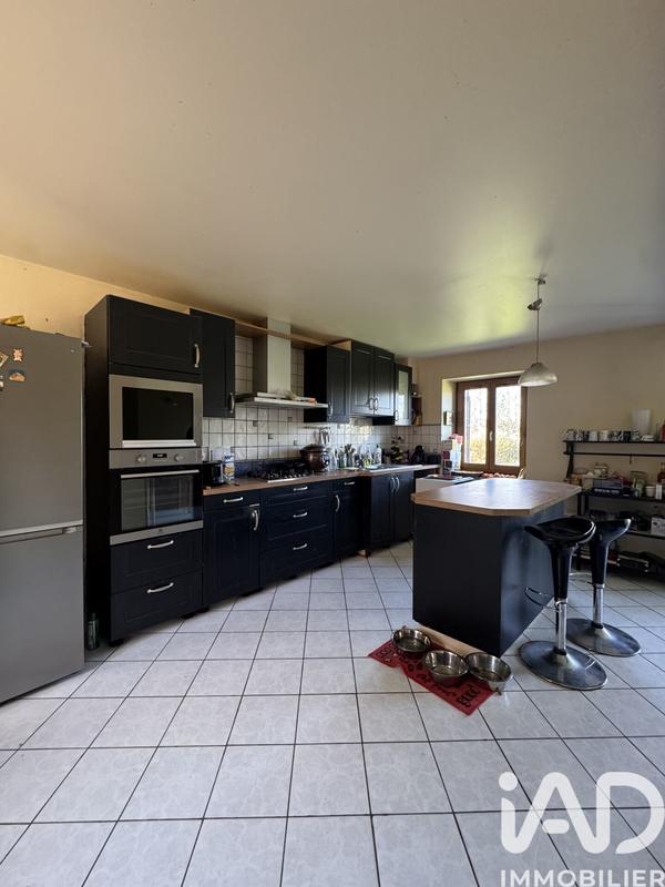 Maison - 213 m² - 10 pièces