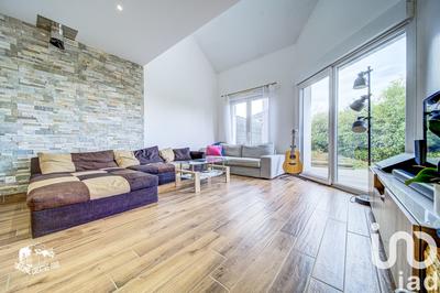 Maison - 98 m² - 4 pièces