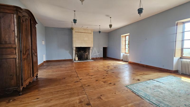 Maison - 337 m² - 6 pièces