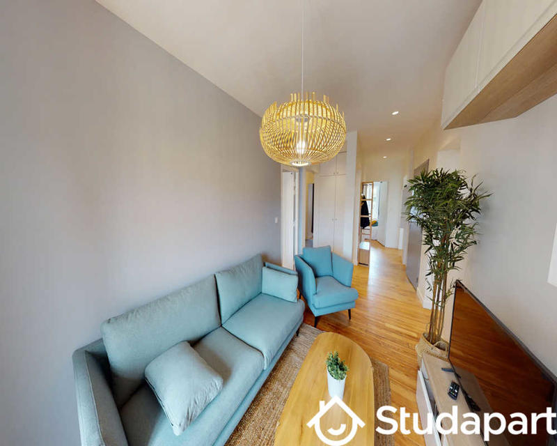 Chambre - 120 m² - 1 pièce