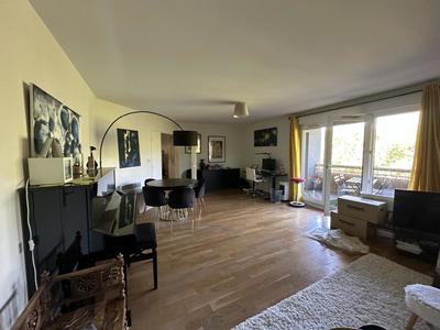Appartement - 104 m² - 4 pièces