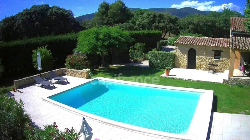 Villa - 293 m² - 10 pièces
