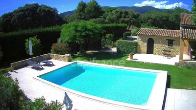 Villa - 293 m² - 10 pièces