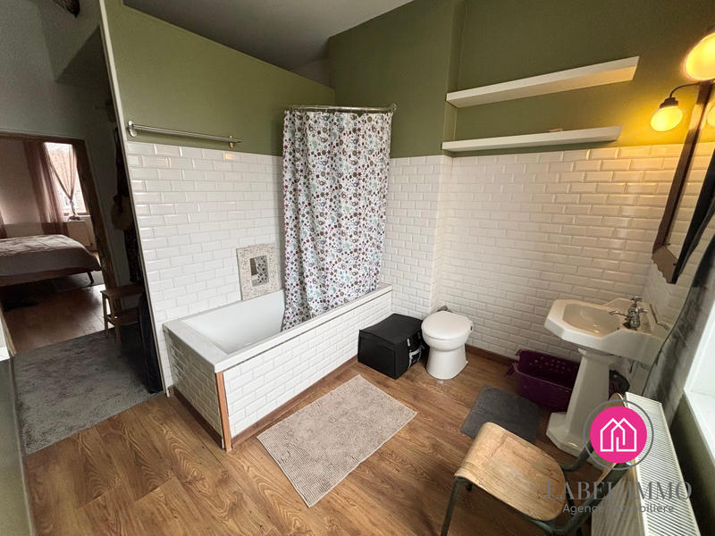 Maison - 186 m² - 8 pièces