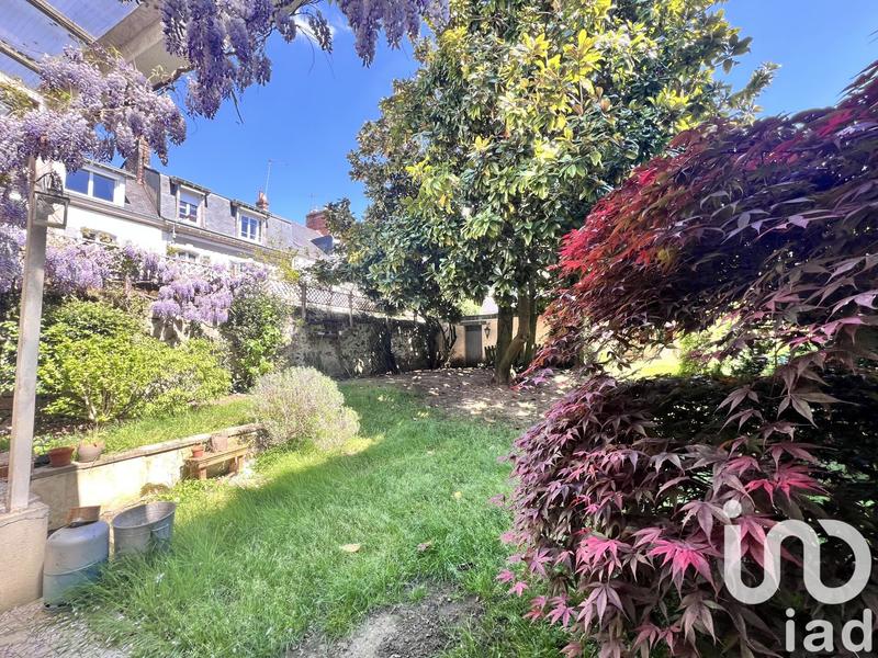 Maison - 325 m² - 10 pièces