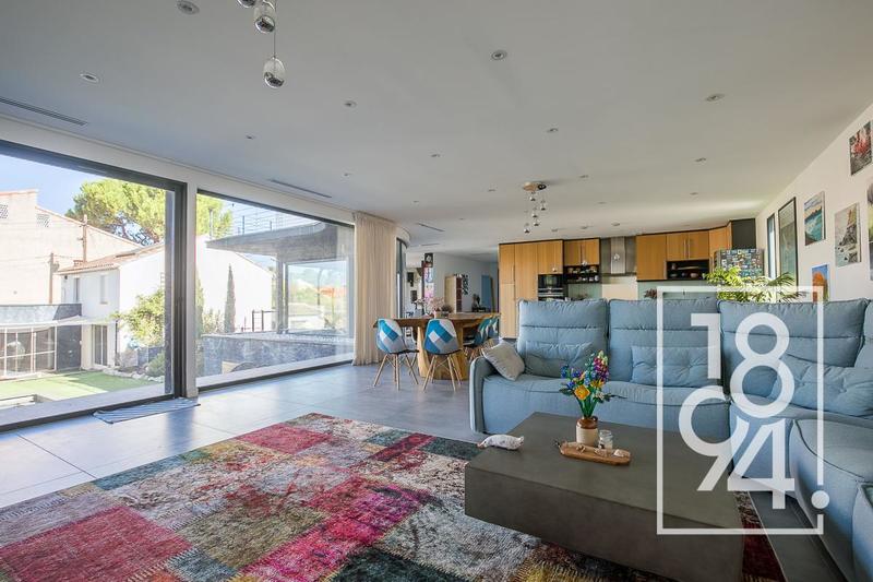 Maison - 270 m² - 5 pièces