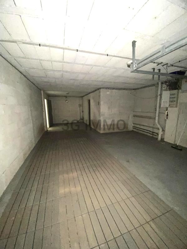 Propriété - 360 m² - 8 pièces