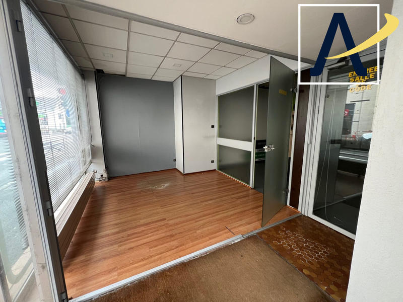 Local commercial - 70 m² - 2 pièces