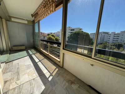 Appartement - 84 m² - 3 pièces