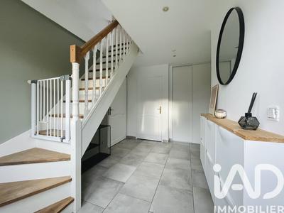 Maison - 234 m² - 8 pièces