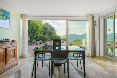 Maison - 201 m² - 9 pièces