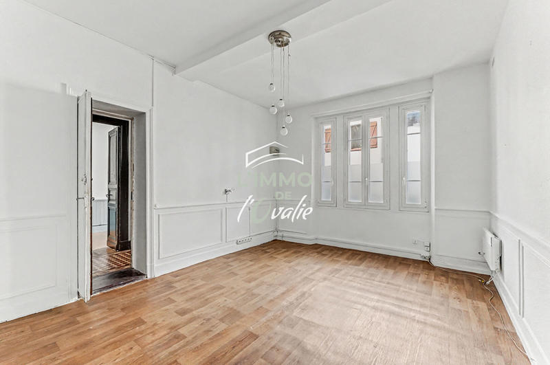 Maison - 327 m² - 9 pièces