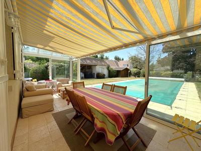 Maison - 182 m² - 7 pièces