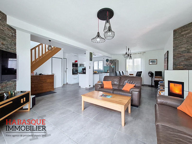 Maison - 87 m² - 6 pièces