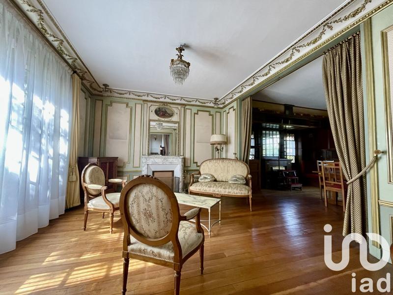 Maison - 205 m² - 9 pièces