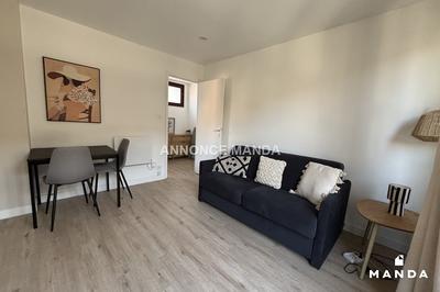 Studio - 30 m² - 1 pièce