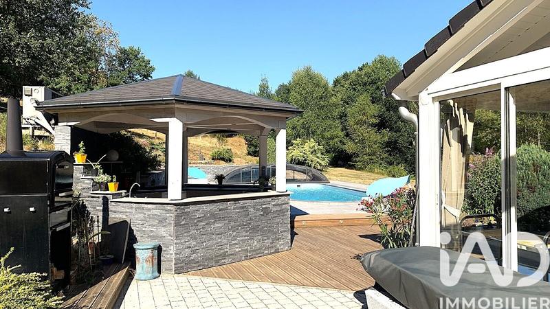 Maison - 210 m² - 7 pièces