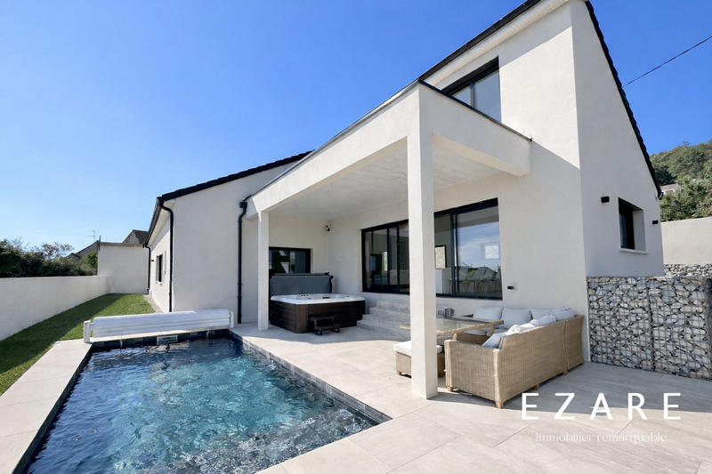 Maison - 170 m² - 6 pièces