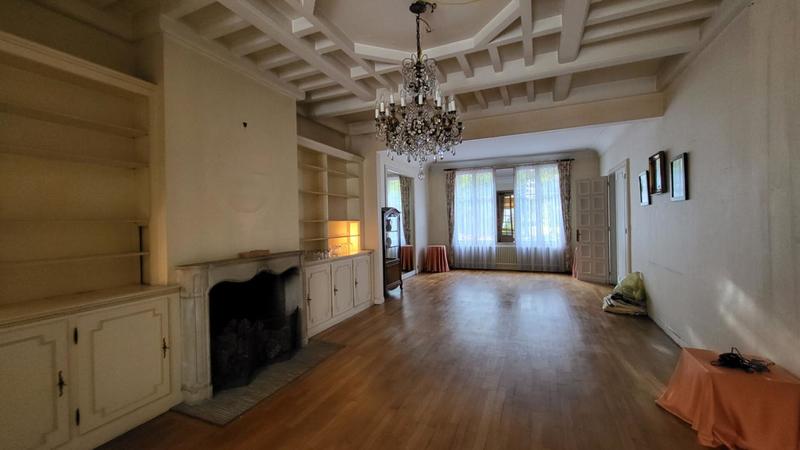 Maison - 277 m² - 8 pièces